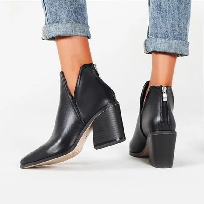 Timeless and supportive orthopedic footwear