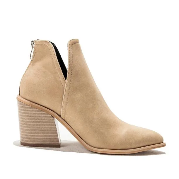 Timeless and supportive orthopedic footwear