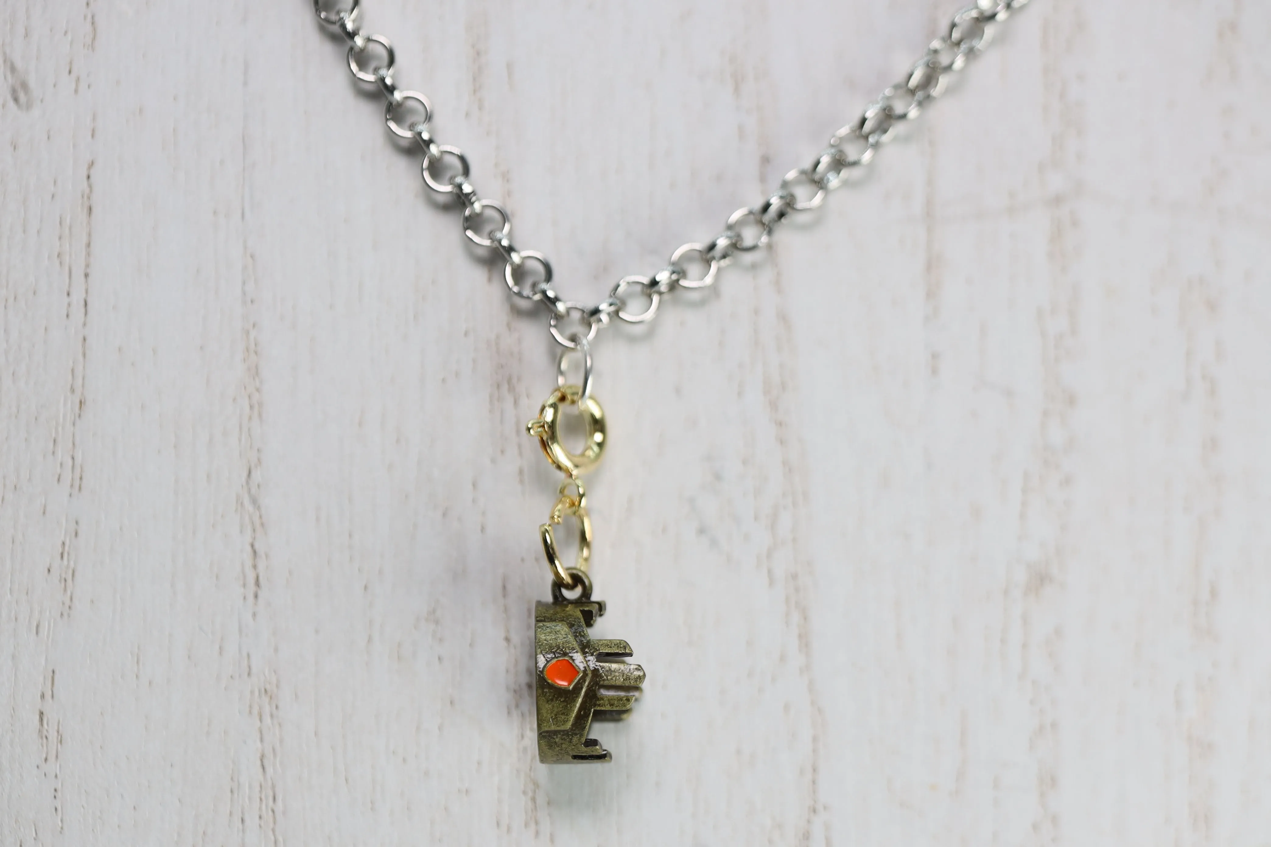 Traveler's Trinkets: Dwarven Crown Charm