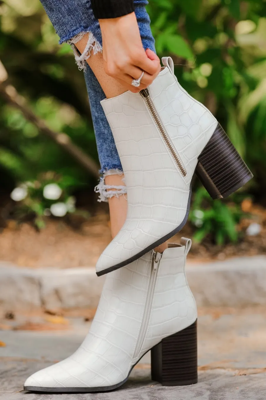 Trixie White Crocodile Booties