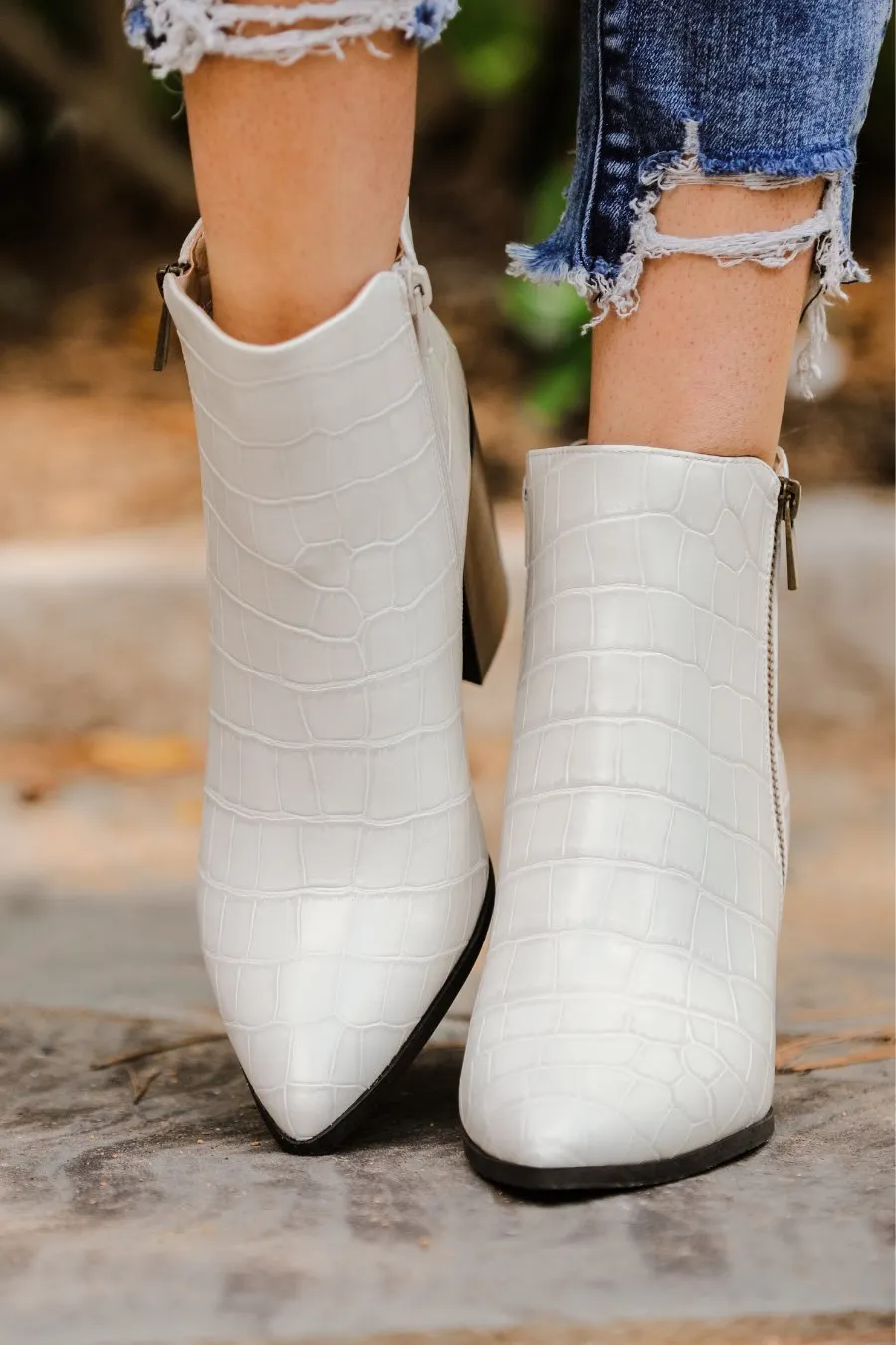 Trixie White Crocodile Booties