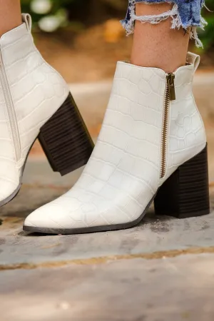 Trixie White Crocodile Booties