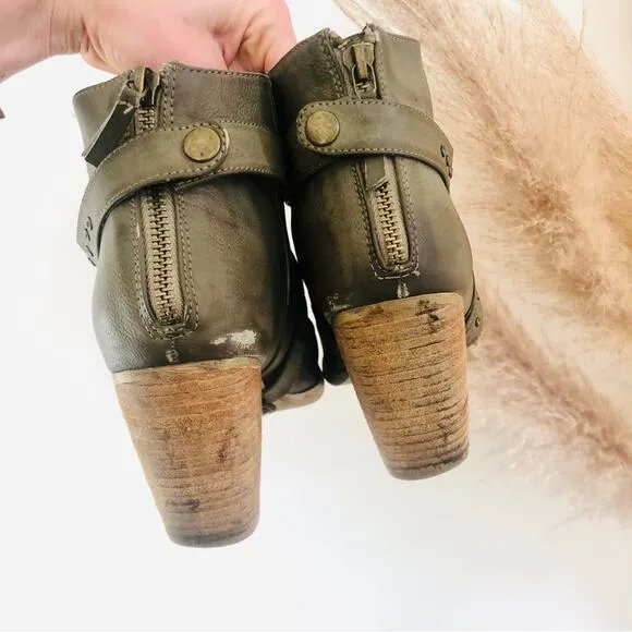 UO Urban Outfitters Studded Beige Tan Strap Buckle Ankle Boot Booties 9 Shoe