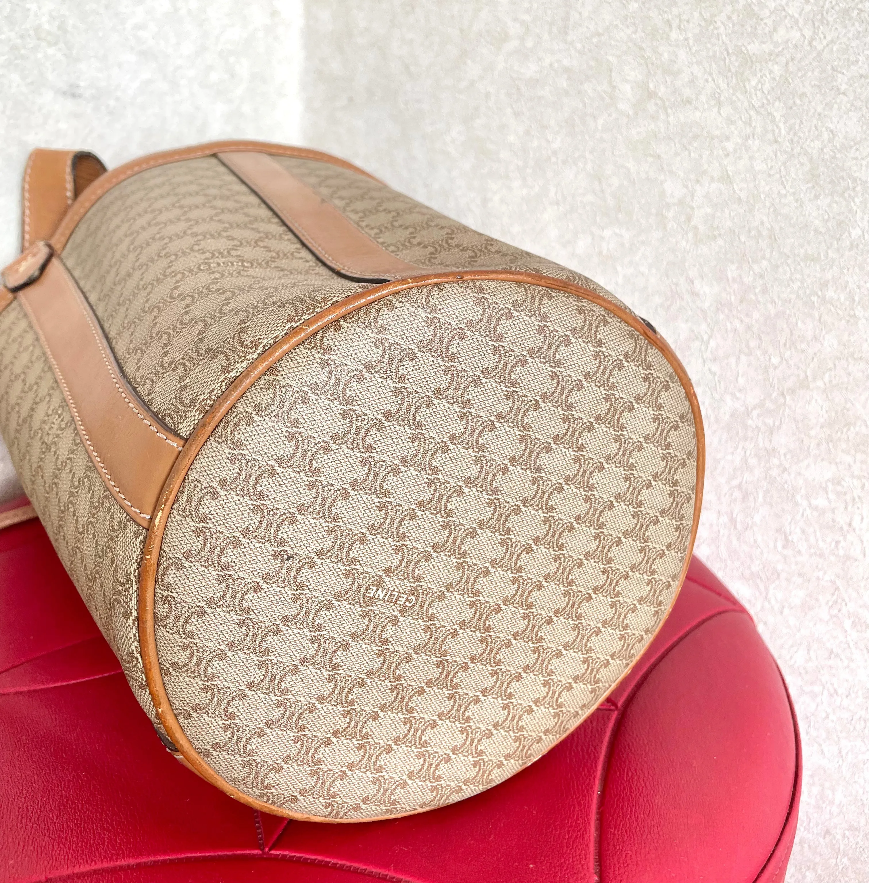 Vintage Celine round box shape hobo bucket shoulder purse in classic brown macadam blaison pattern with leather strap. 050111an1