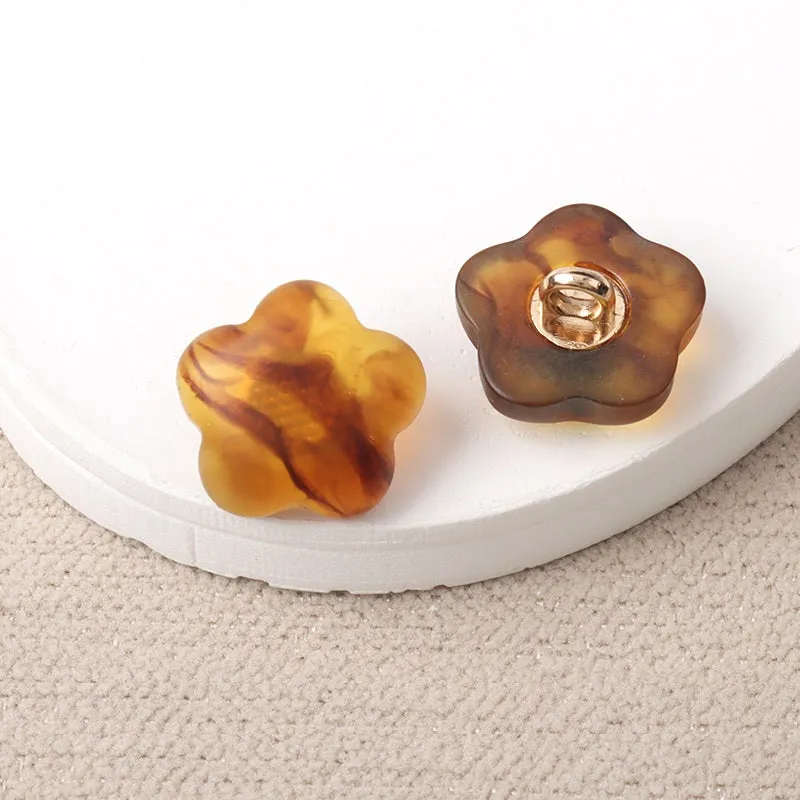 White Black Brown Resin Heart Flower Square Shape Shank Buttons 40 Pack
