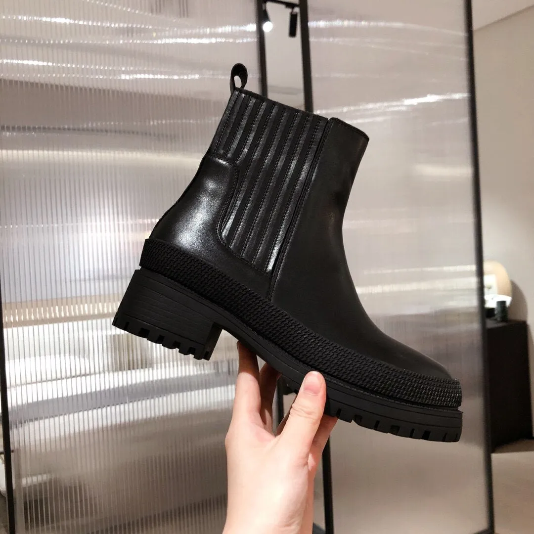 Woman Med Thick Heels Booties Round Toe