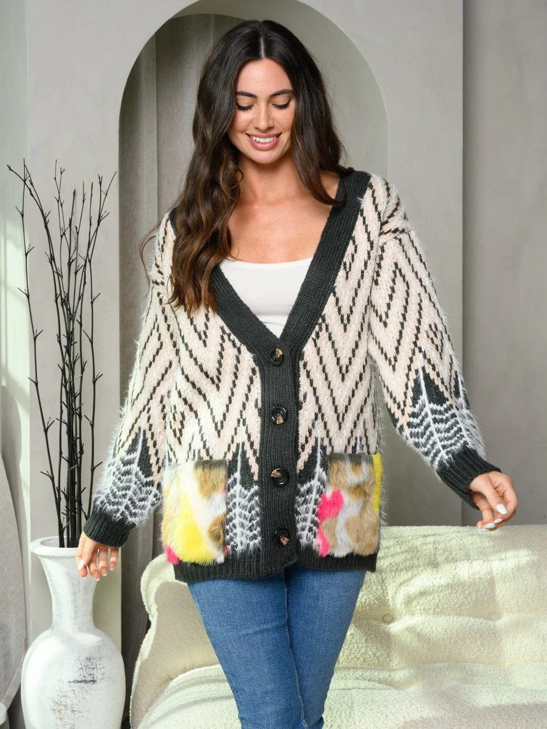 WOMEN'S BUTTON UP FEATHER DETAILED POCKETS CARDIGAN