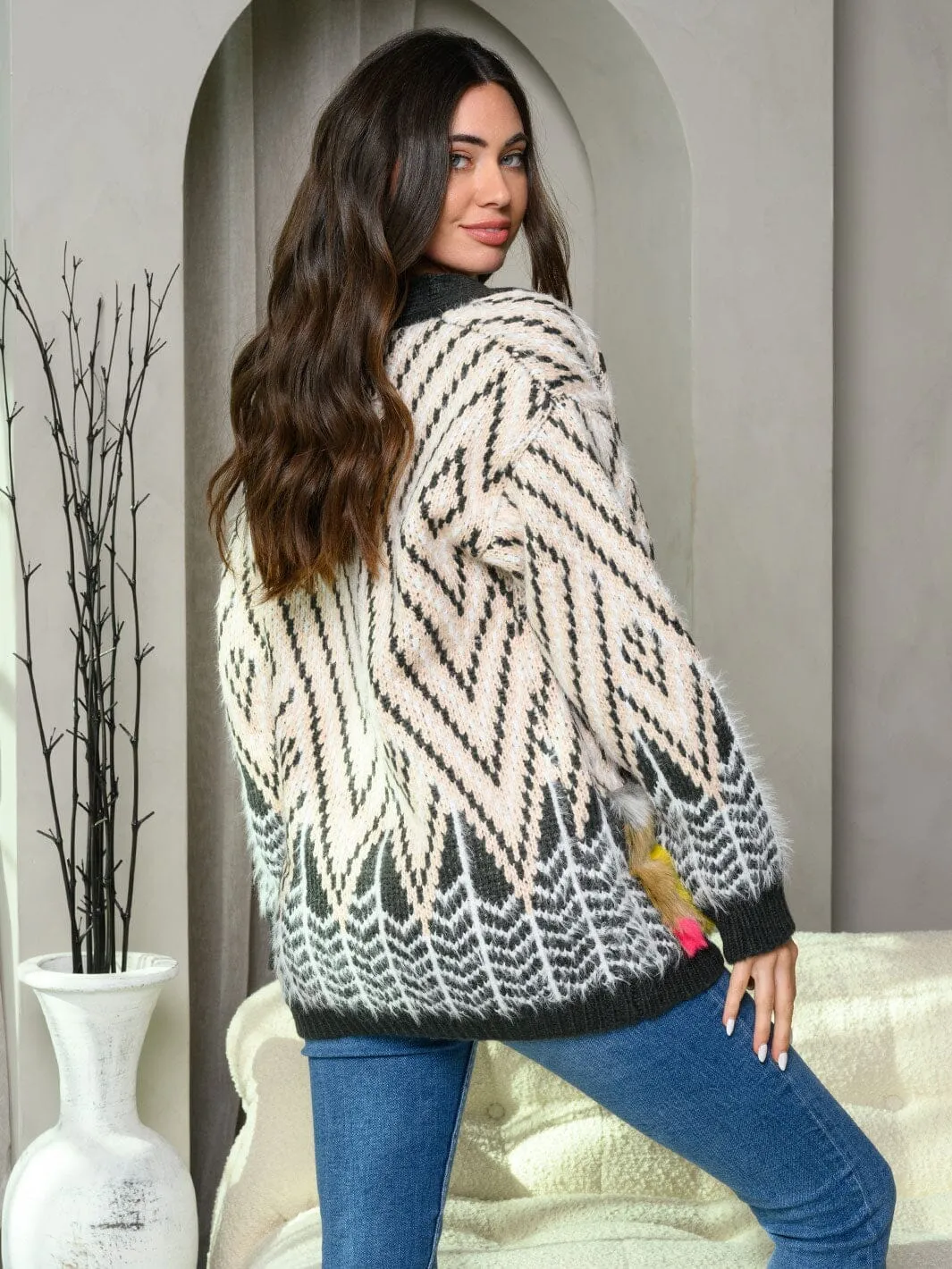 WOMEN'S BUTTON UP FEATHER DETAILED POCKETS CARDIGAN