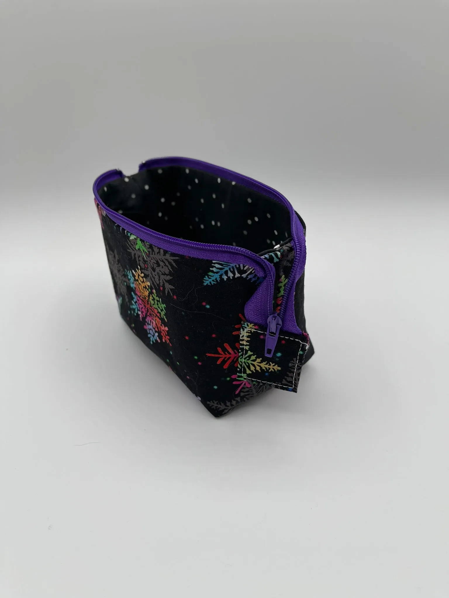 Zipper Bucket Bag - Colorful Snowflakes