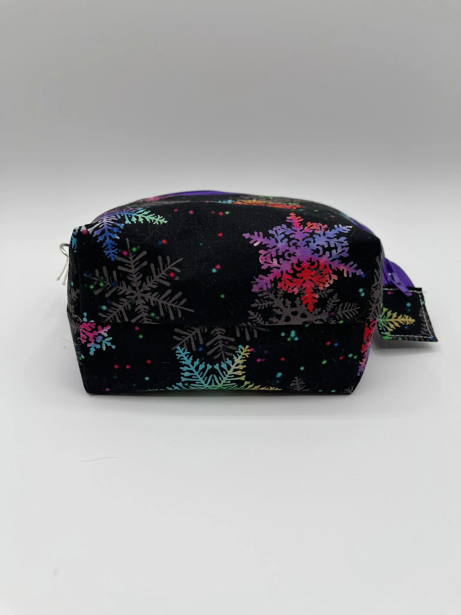 Zipper Bucket Bag - Colorful Snowflakes
