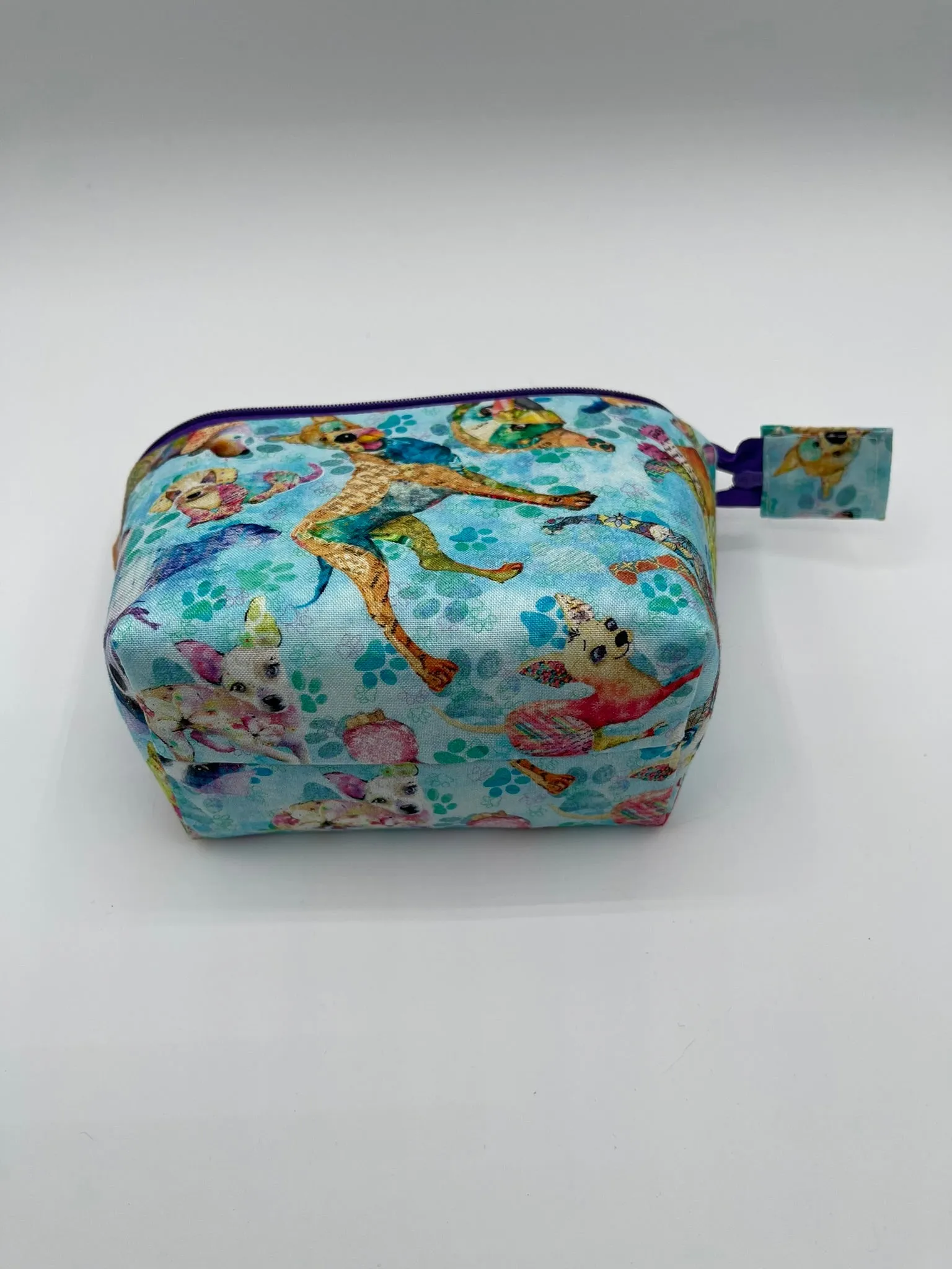 Zipper Bucket Bag - Grunge Dogs on Blue