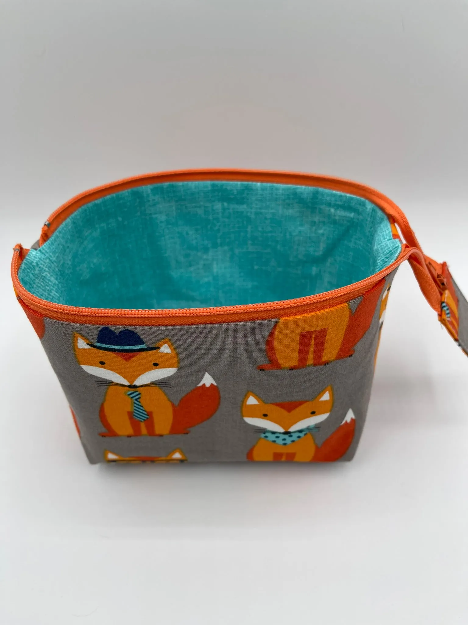 Zipper Bucket Bag - Orange Foxes on Taupe